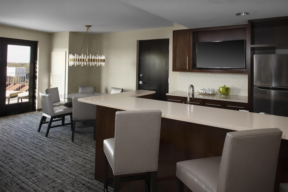 Hyatt Place Athens Downtown 56/62