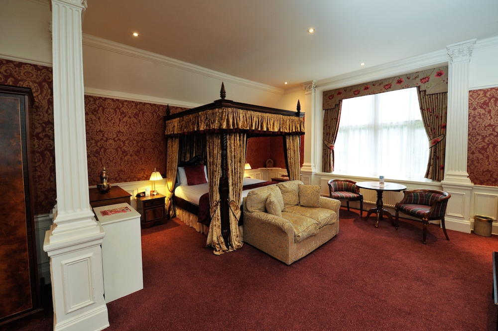 Best Western Plus Grim's Dyke Hotel 31/48