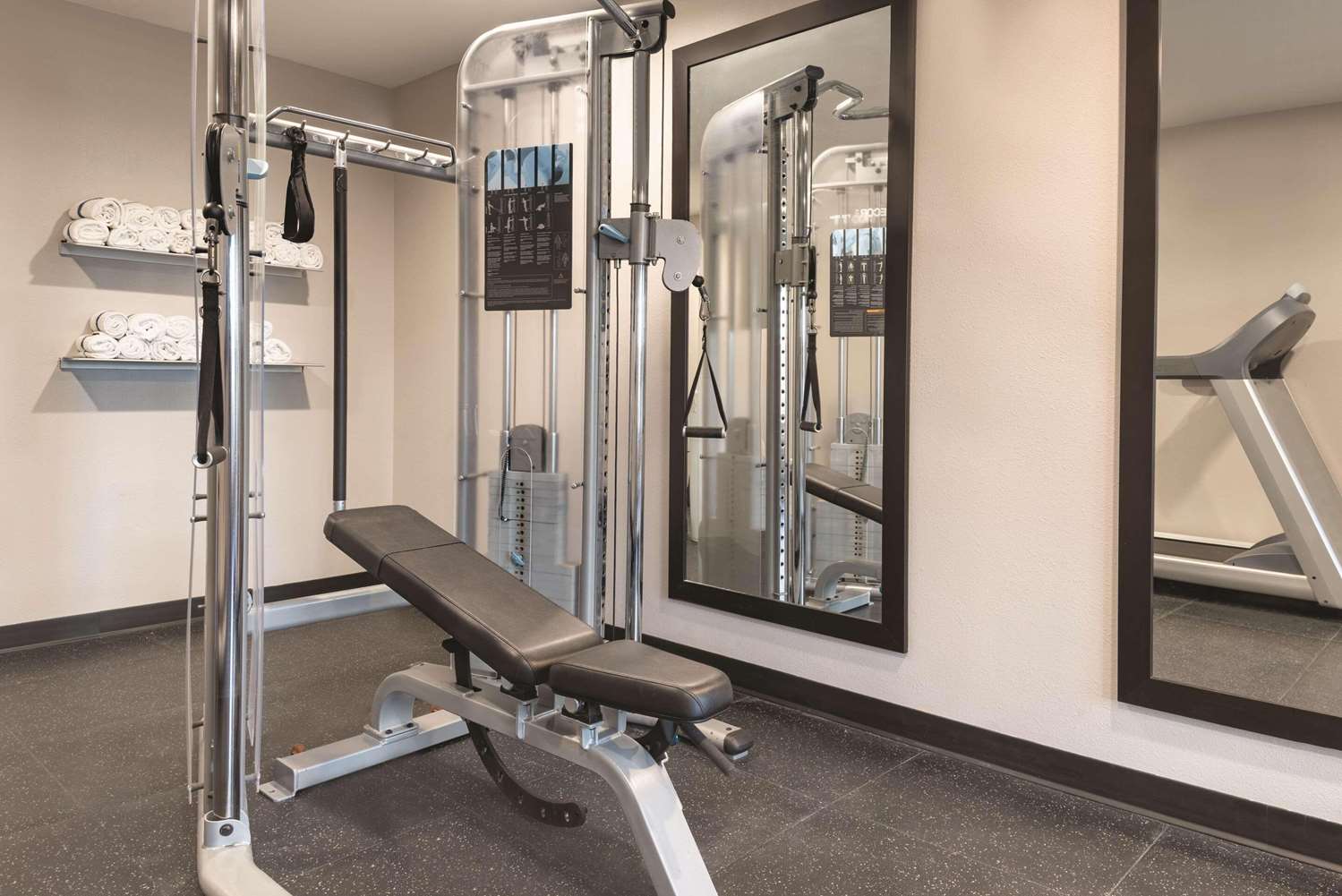 Country Inn & Suites by Radisson, Pella, IA 14/30