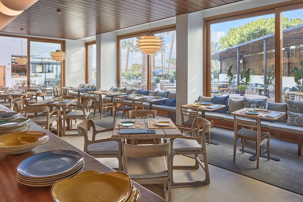 Hotel Tres Torres 49/65