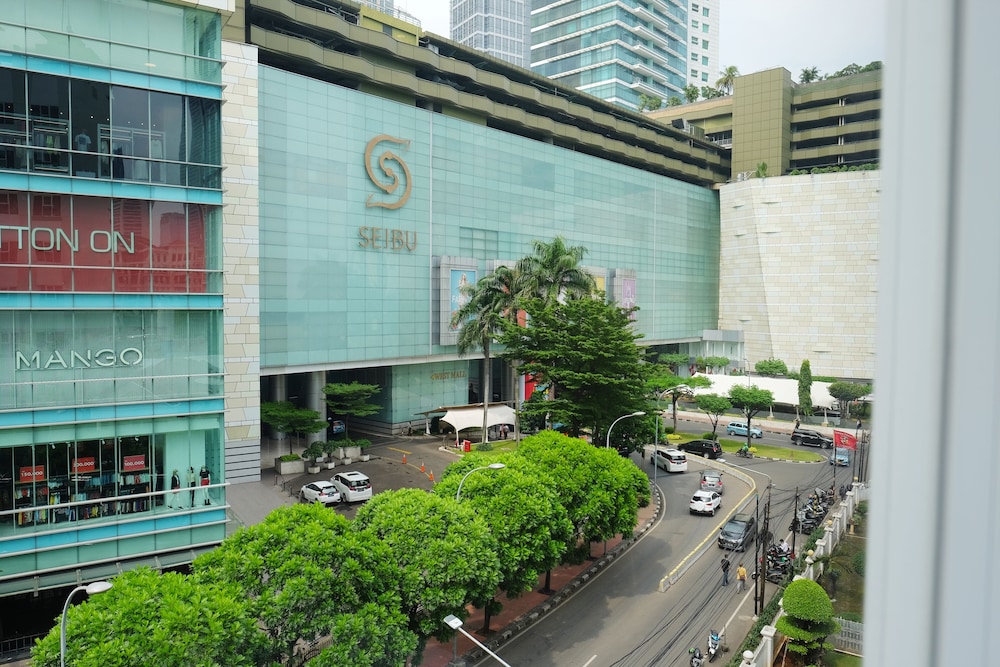 Grand Thamrin Hotel 5/35