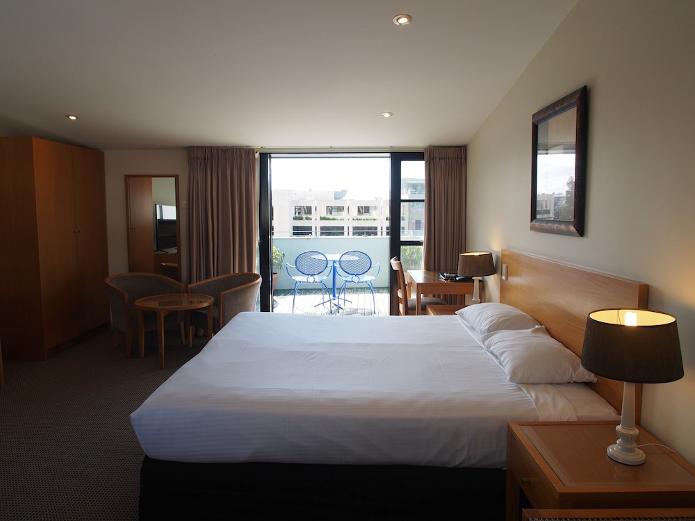 SAVOY DOUBLE BAY HOTEL 11/44