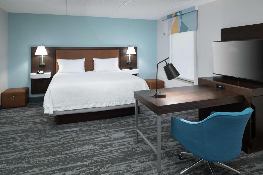 جناح بسرير كينج مع أريكة لذوي الإعاقة، Hampton Inn & Suites Panama City Beach-Pier Park Area 2/6