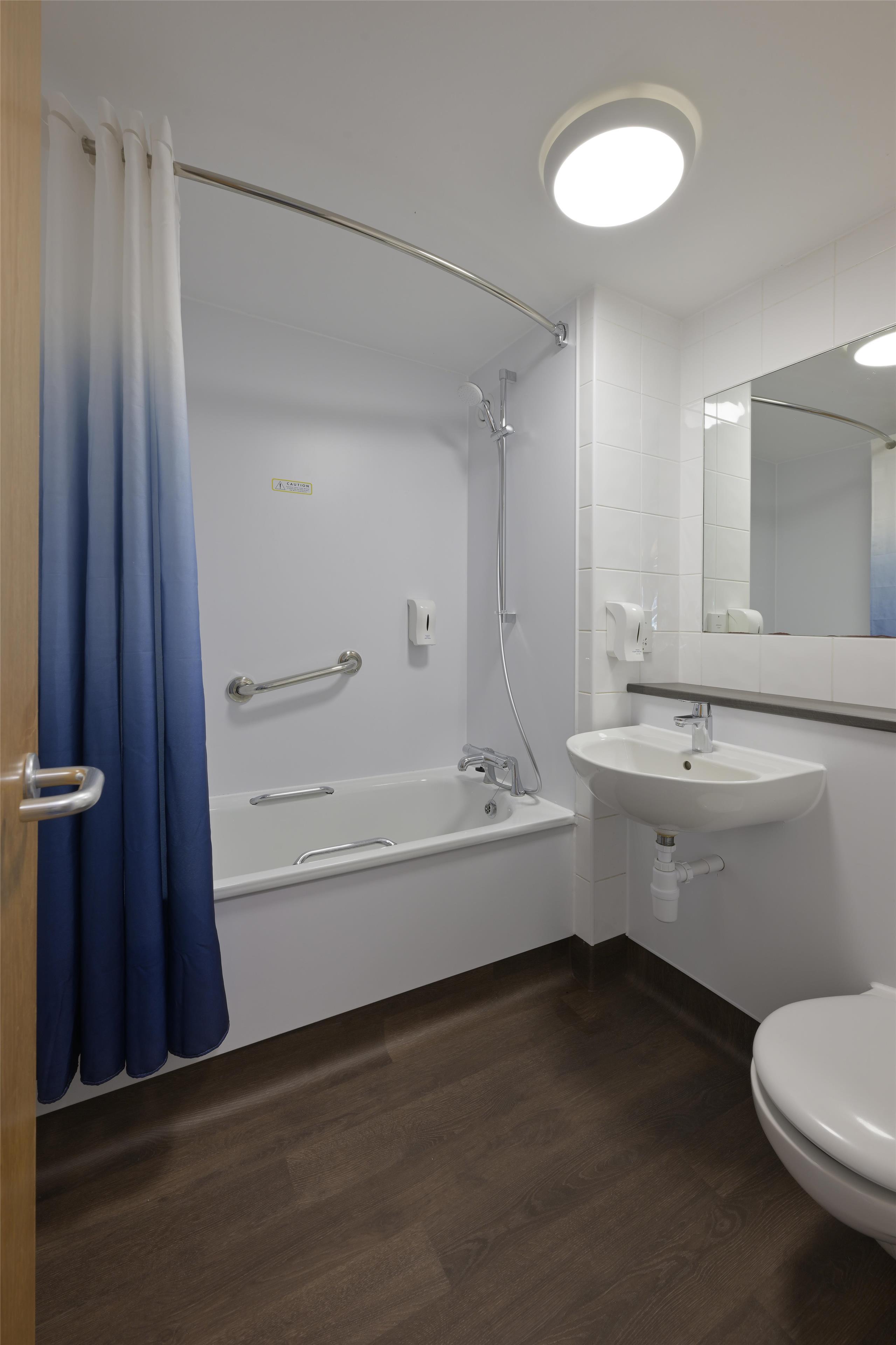 Travelodge Shrewsbury Battlefield 21/25