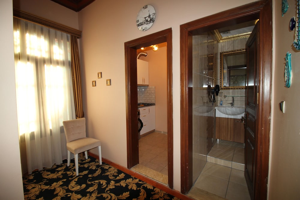 The Pashas House 42/44