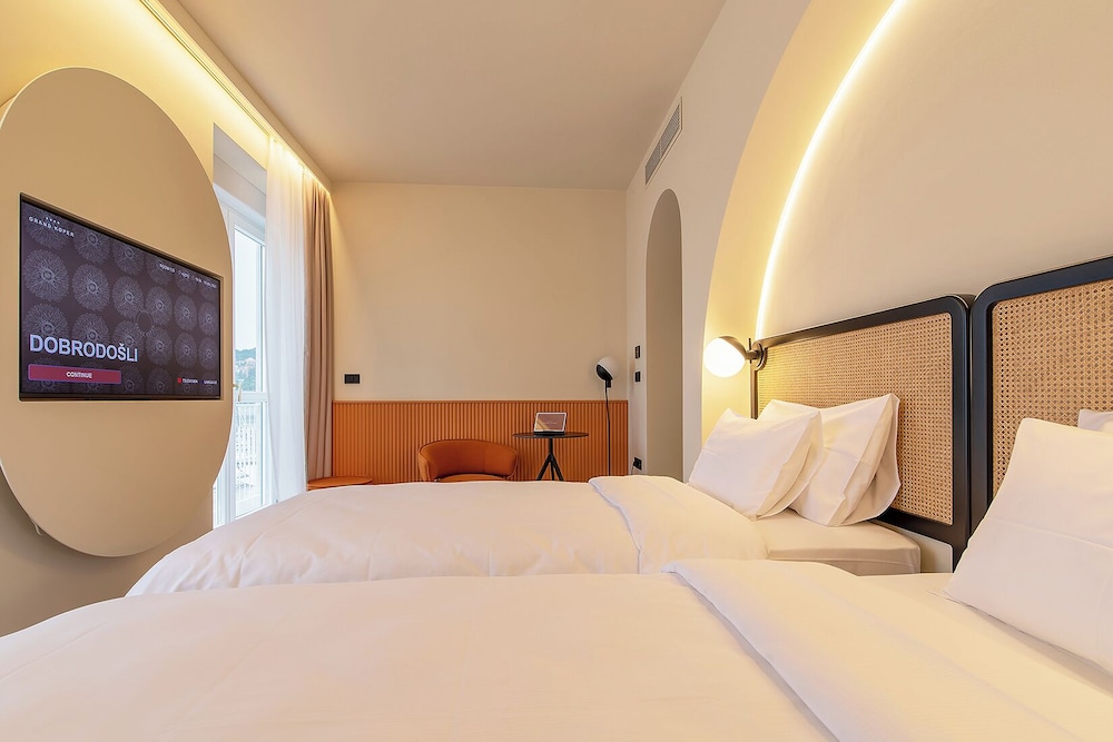 Comfort, Twin Beds