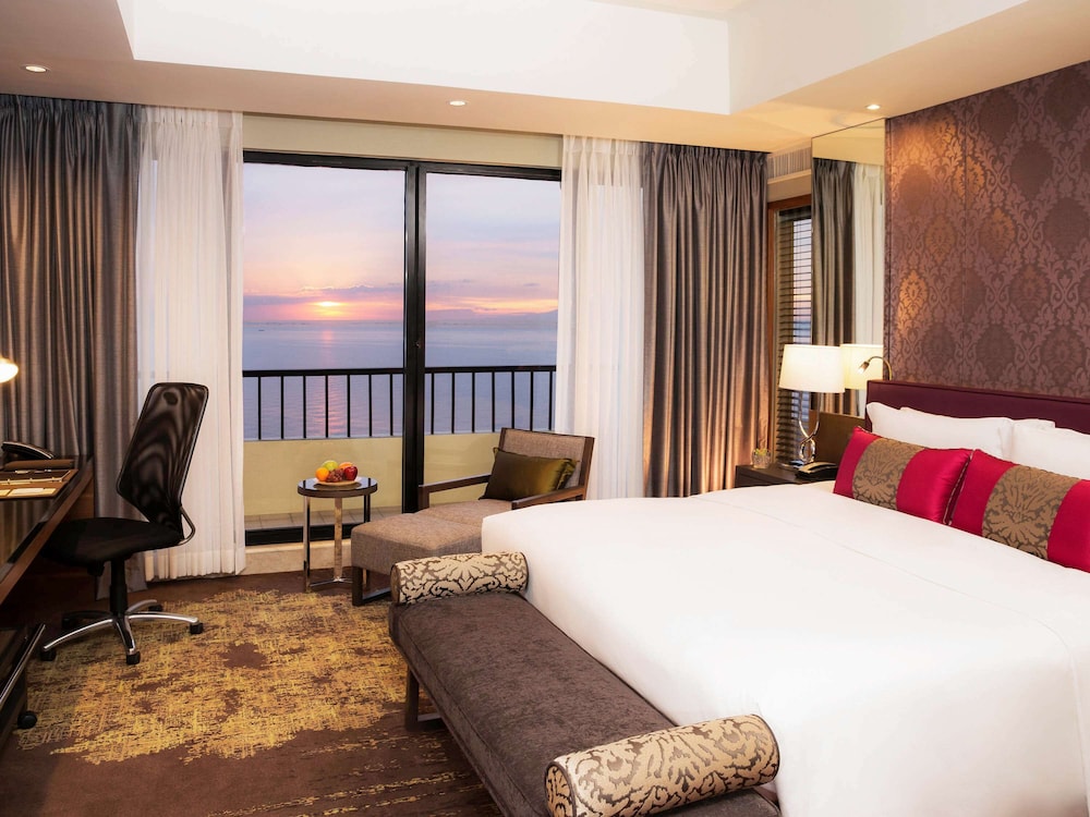 Sofitel Philippine Plaza Manila 26/75