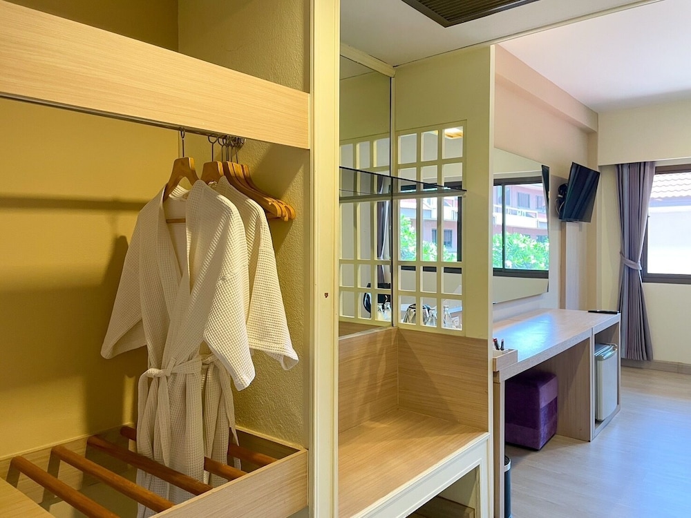 Bunjongburi Hotel 21/50