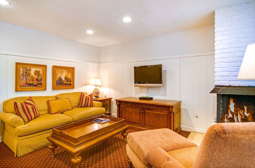 Wayside Inn 36/44