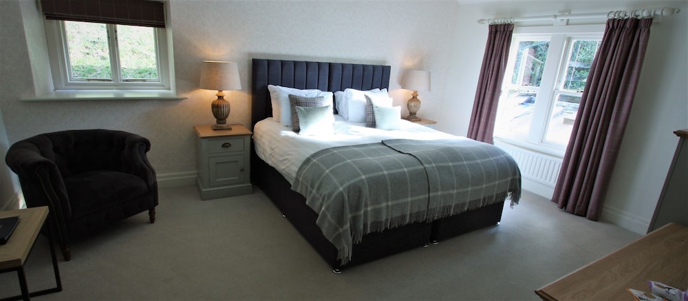 Ravenstone Manor 13/46