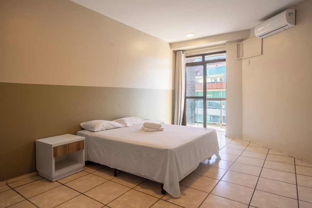1 BEDROOM, APARTMENT, QUEEN BED, POOL VIEW, SOFA
