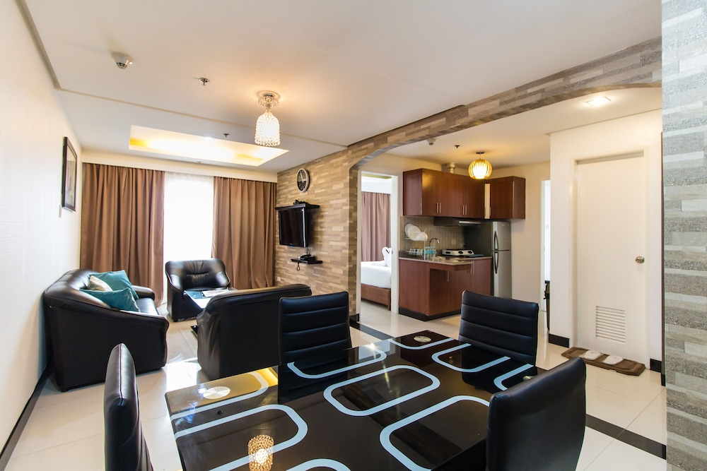 Pacific Bay Grand Suites 37/50