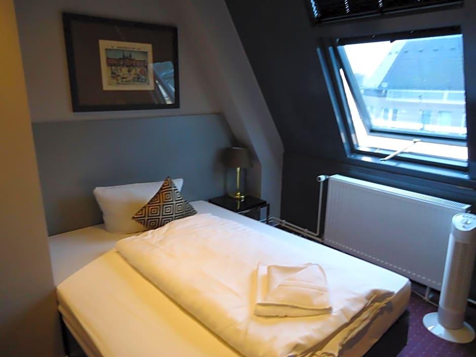Arena Inn Hotel 10/40