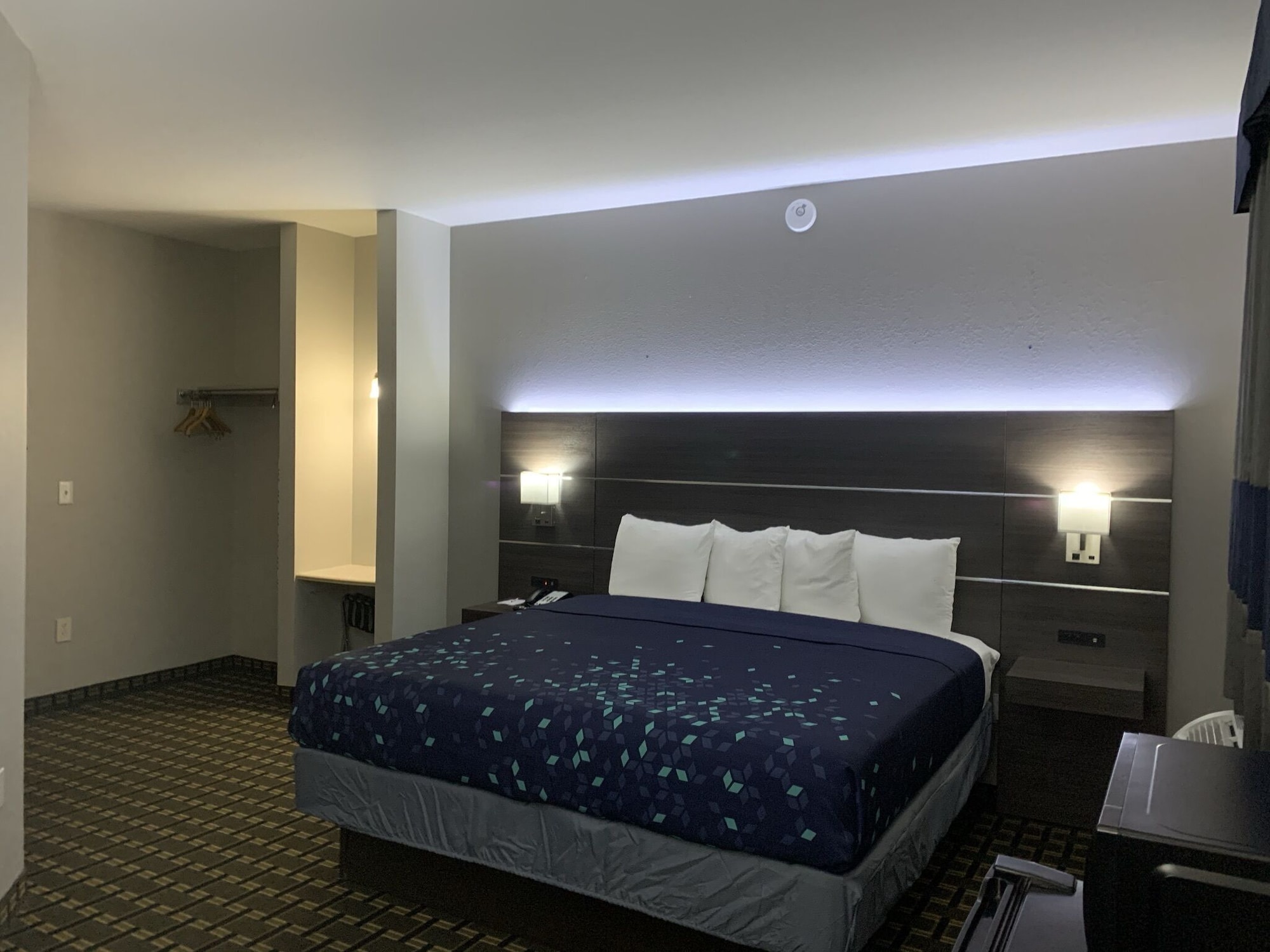 STANDARD, KING BED