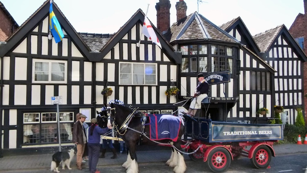 The Talbot Inn 40/44