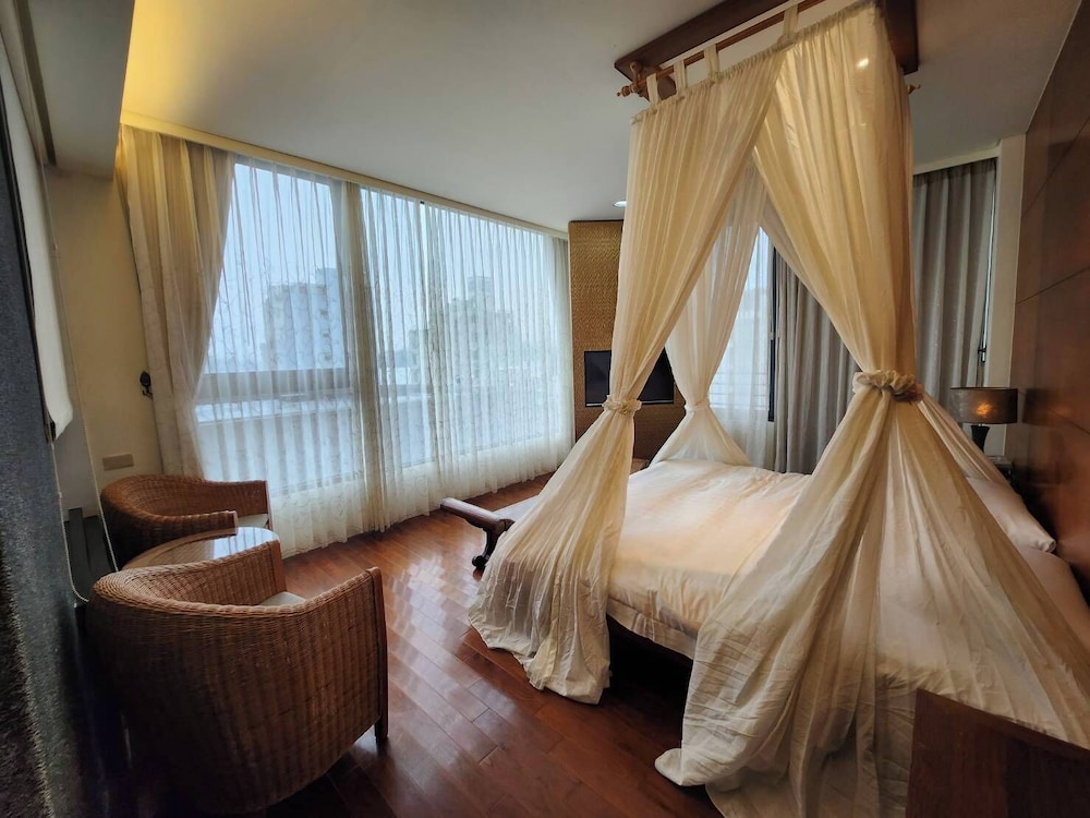 EINHAN RESORT 30/63