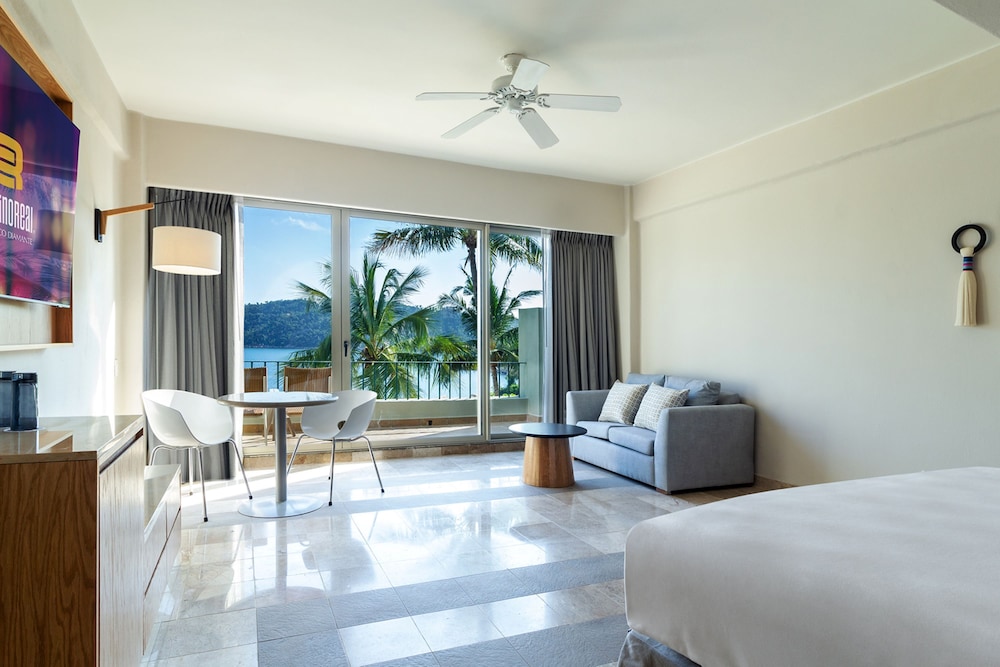 Camino Real Acapulco Diamante 11/50