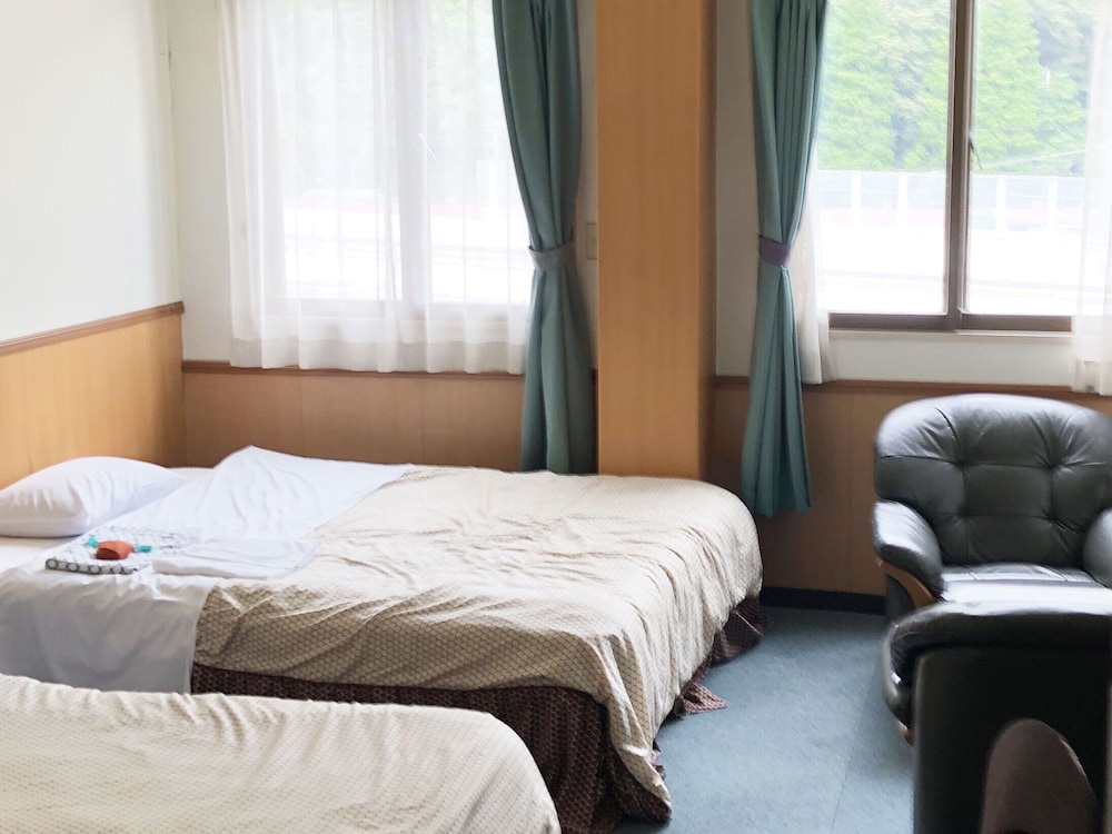 Business Hotel Fujimi 10/22