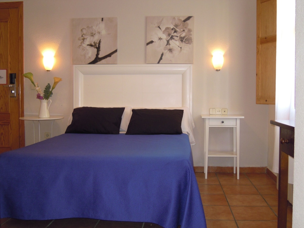 Hostal Moscatel 16/50