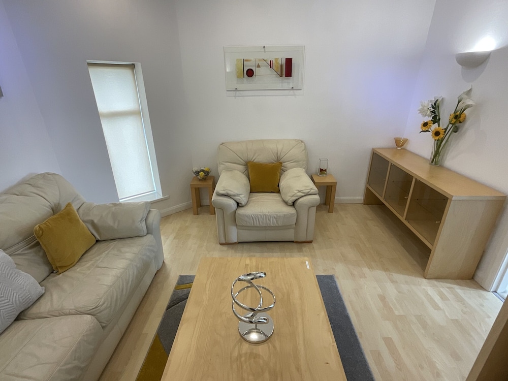 Earle House Serviced Apartments 29/50