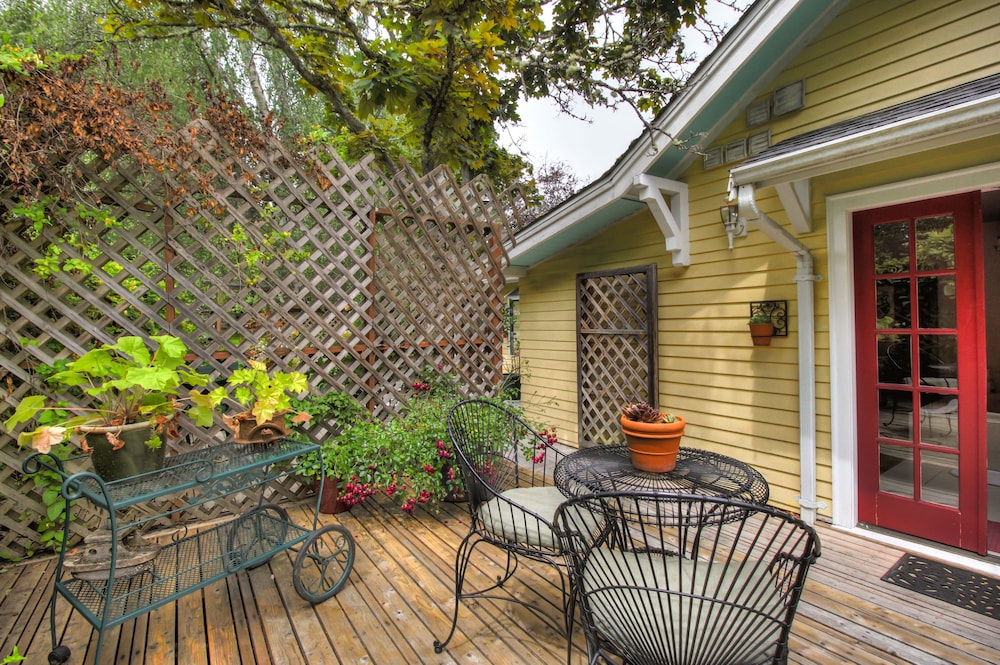 Country Cottage of Langley 8/67