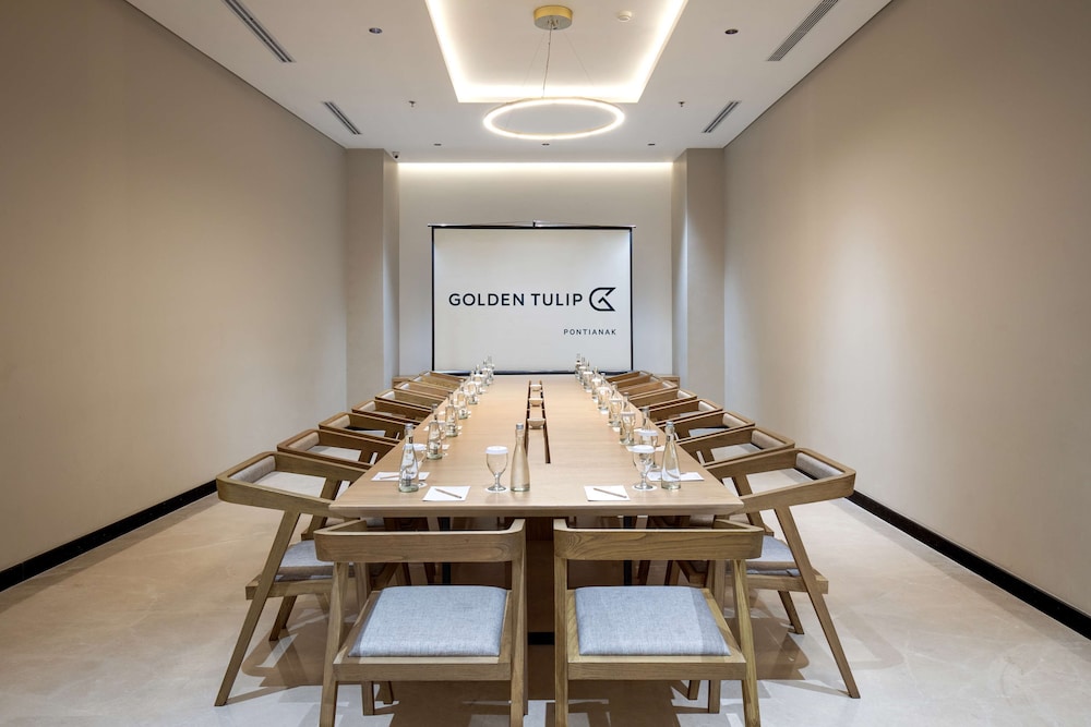 Golden Tulip Pontianak 58/64