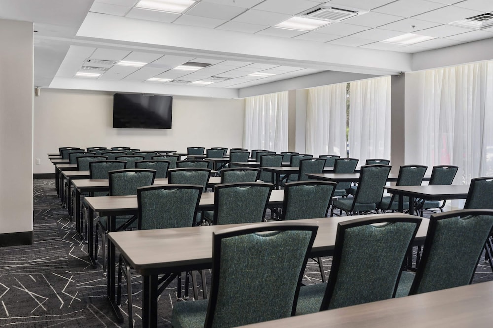 Hawthorn Extended Stay by Wyndham Nashville Airport/Opryland 40/50