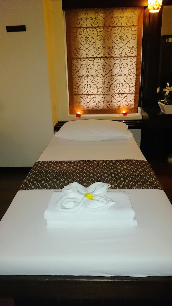 The Elements Krabi Resort 50/50