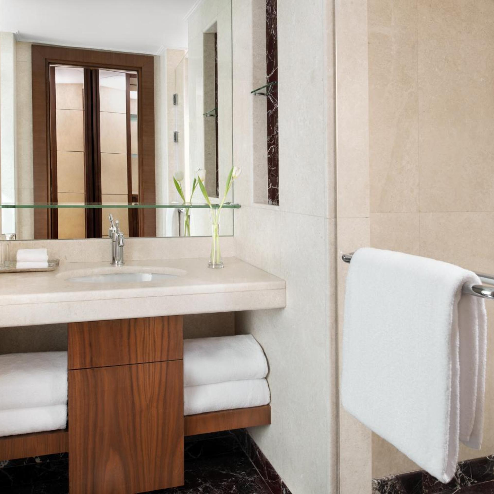 1 Bedroom, Study, Suite, King Bed, Living and Dining Areas