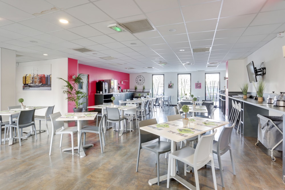 All Suites Appart Hôtel Orly Rungis 48/55