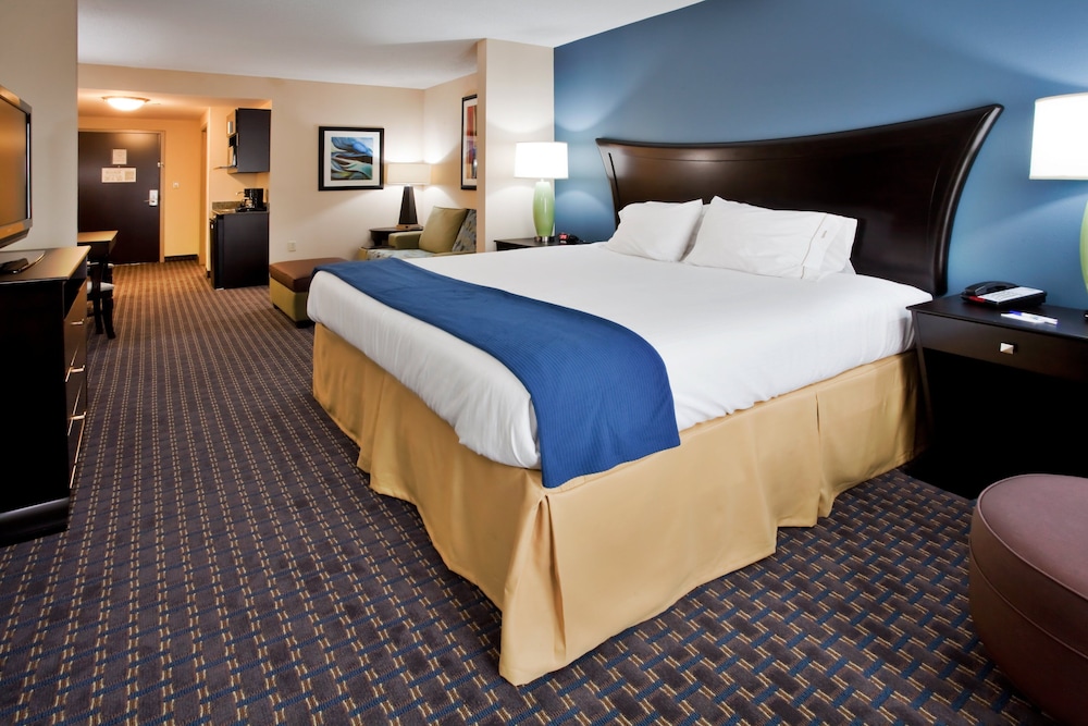 Holiday Inn Express Hotel & Suites Largo-Clearwater 17/40