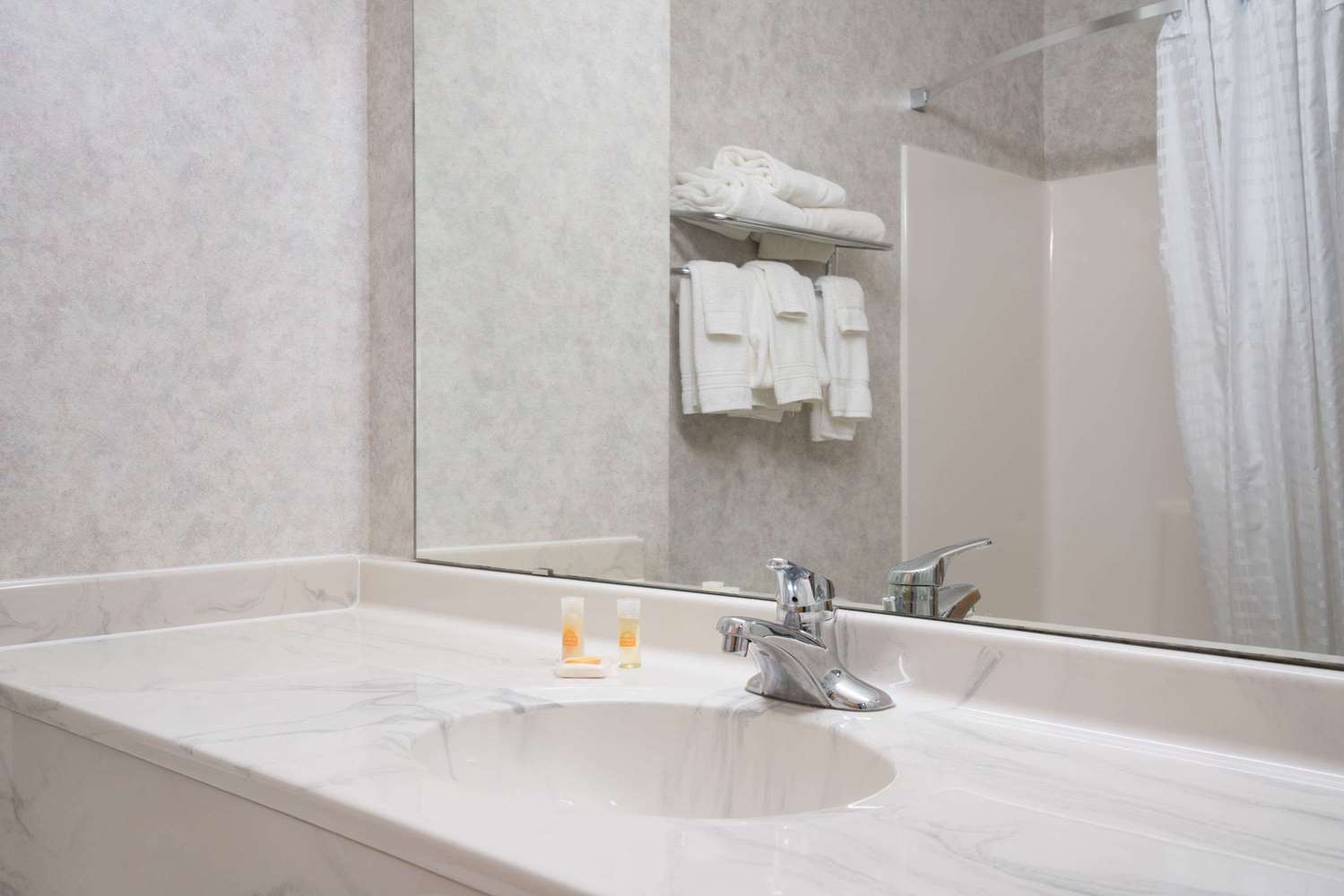 Days Inn by Wyndham Fargo/Casselton 24/26