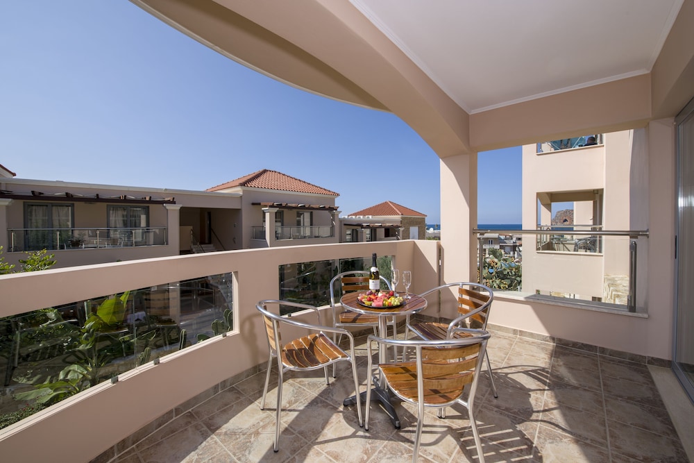 Isida Hotel 7/50