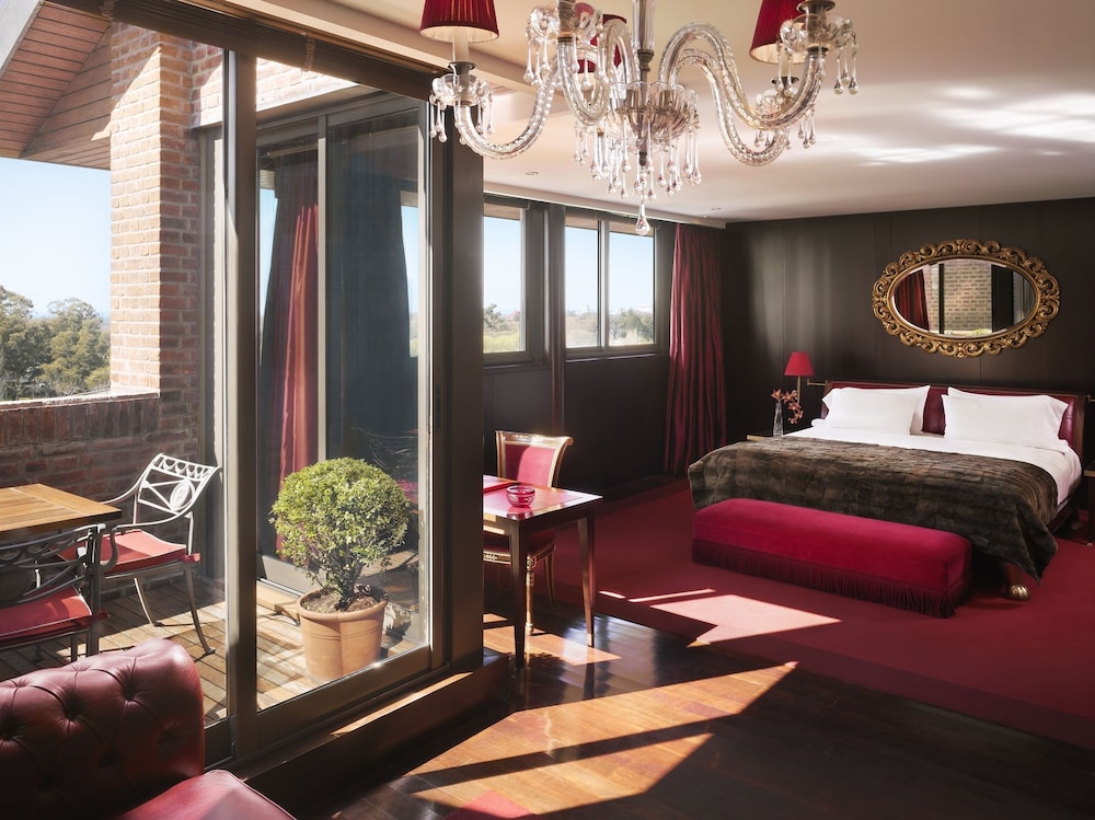 PRESIDENTIAL, SUITE
