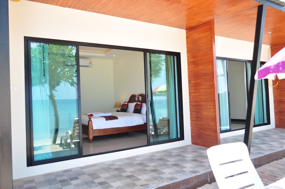 LANTA SEAFRONT RESORT 6/66