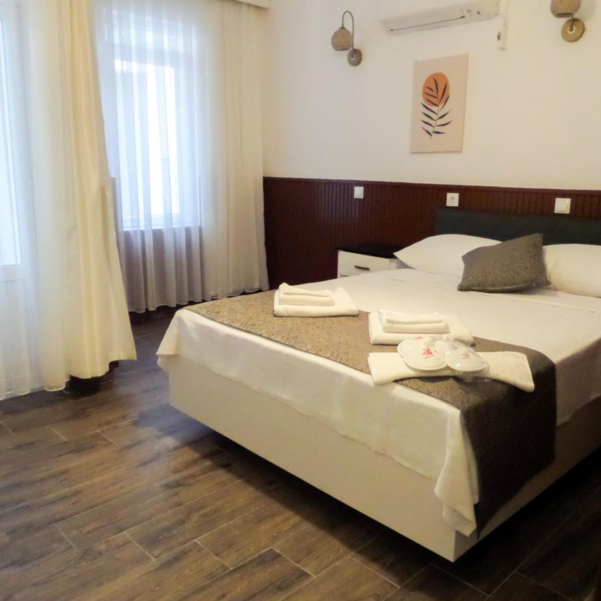 Zulu Hotel 2/30