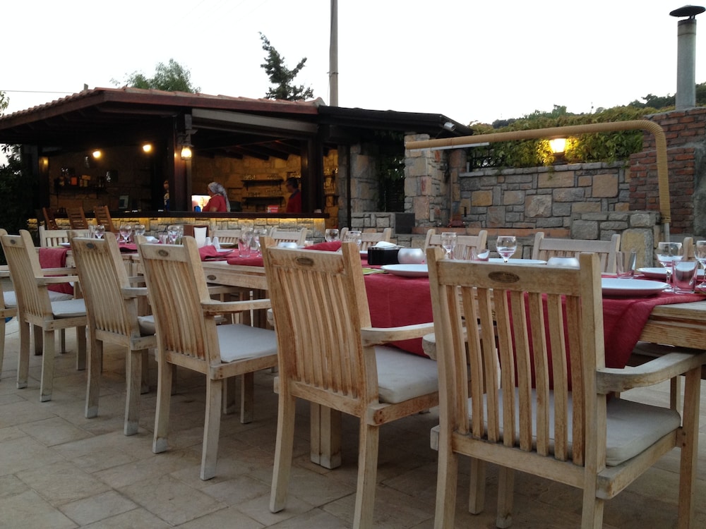 Villanaz Apart Hotel 11/22