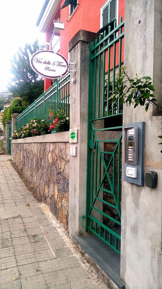 B&B Via Delle 5 Terre 38/47
