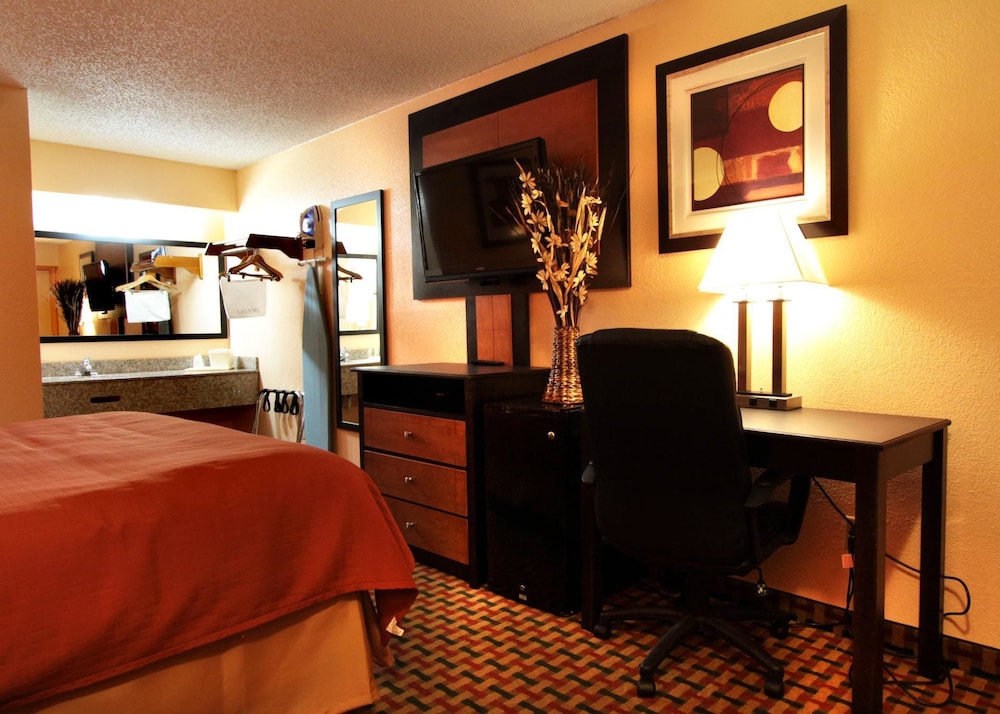 Days Inn By Wyndham Independence 26/45
