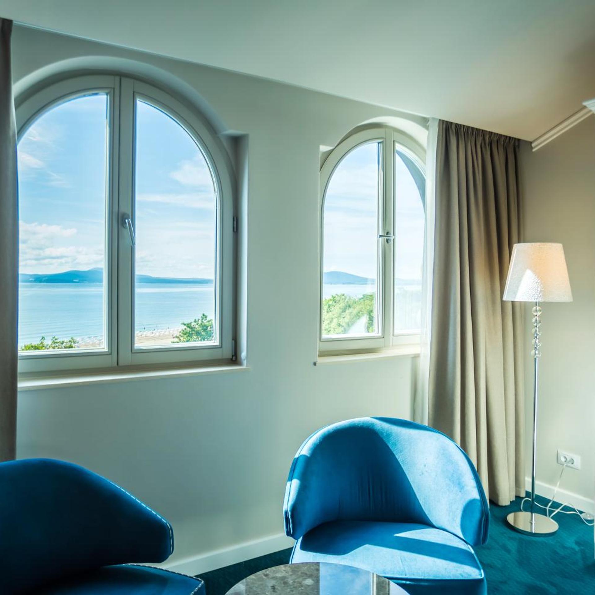 BOUTIQUE HOTEL PROMENADE 32/50