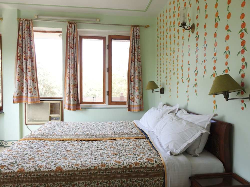 Om Niwas Suite Hotel 28/67