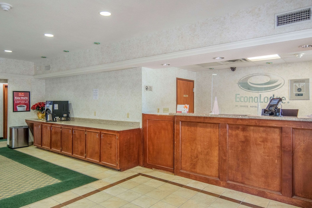 Econo Lodge Weatherford 8/33