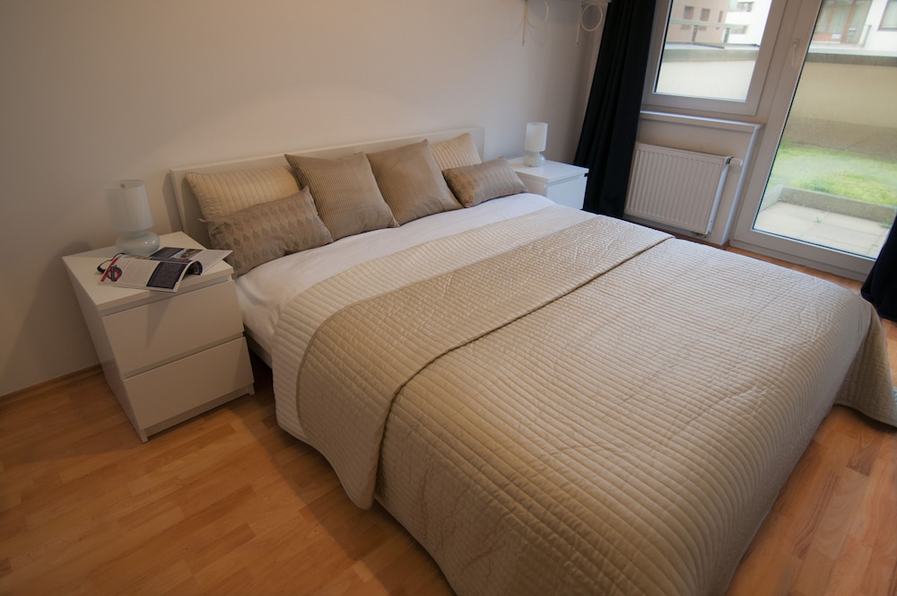 CORVIN CENTER SUITES 15/87