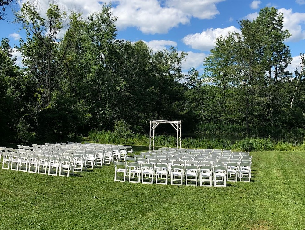 The Dowds Contry Inn and Event Center 42/50