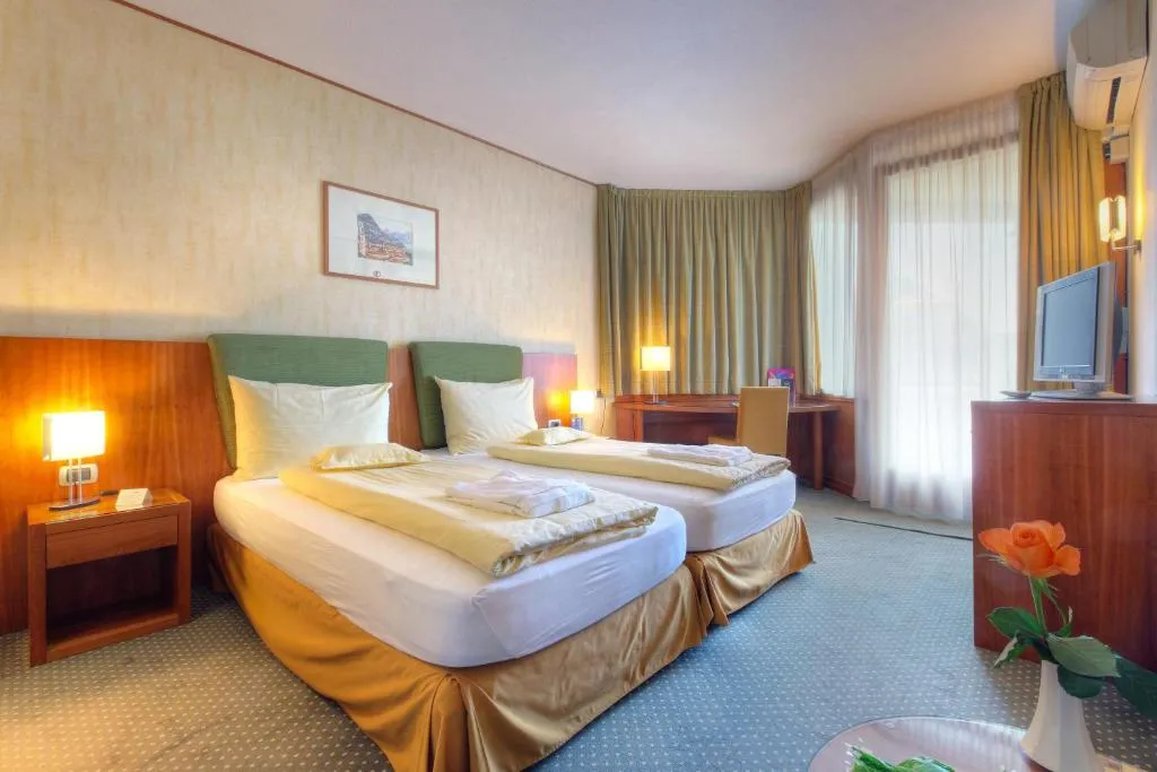 Hotel Delfino 9/57