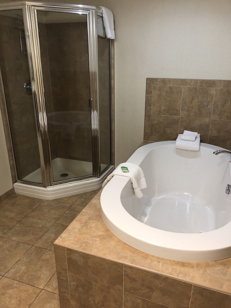 HOLIDAY INN WILLIAMSPORT 16/52