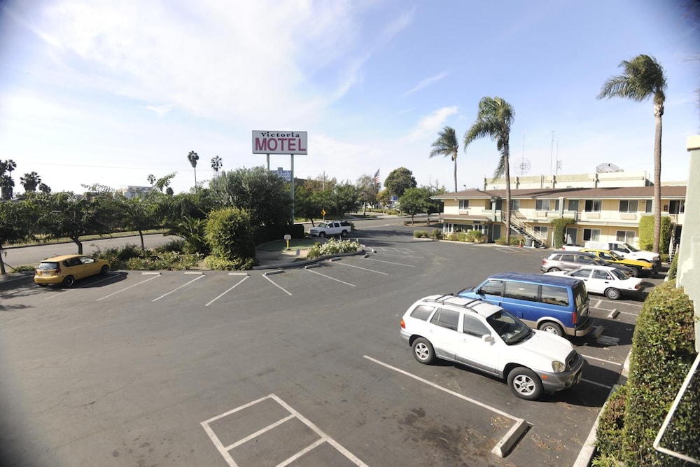 Victoria Motel 17/24