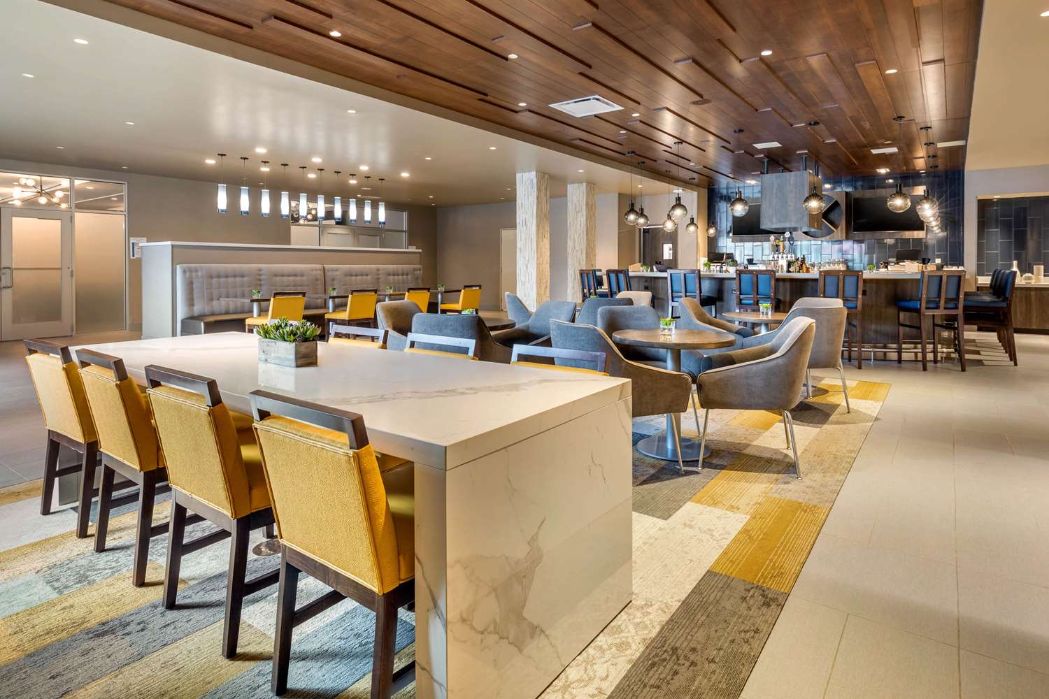 Cambria Hotel Milwaukee Downtown 36/56