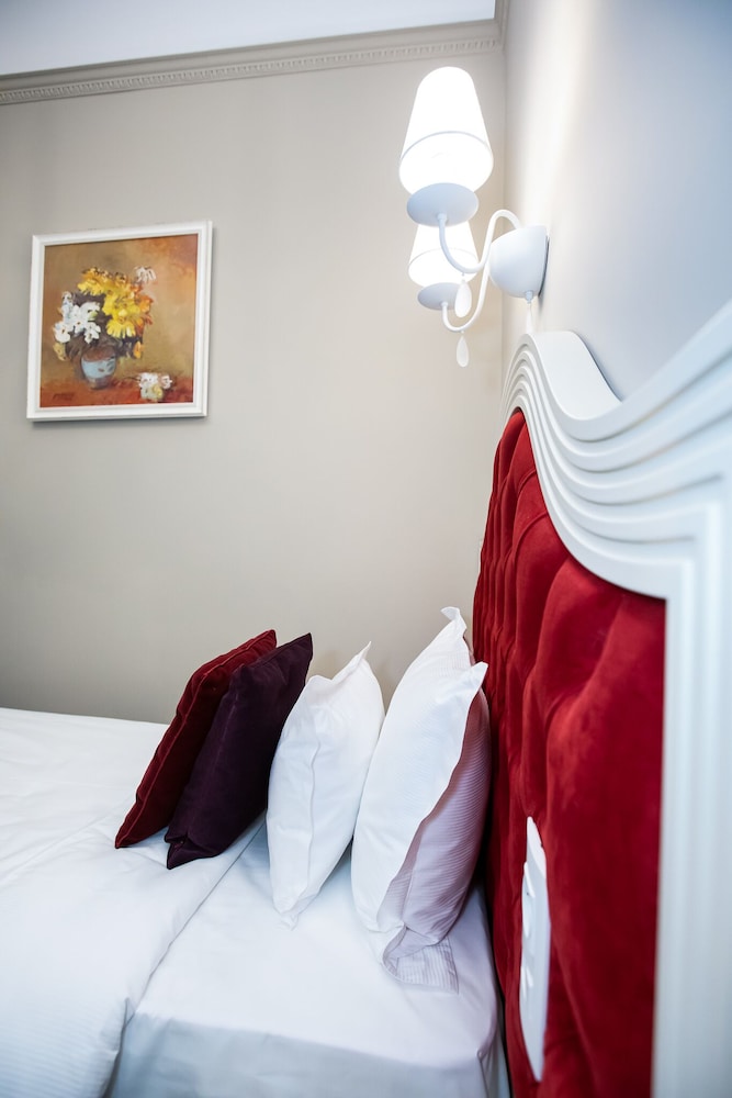 GRAND HOTEL TRAIAN 14/34