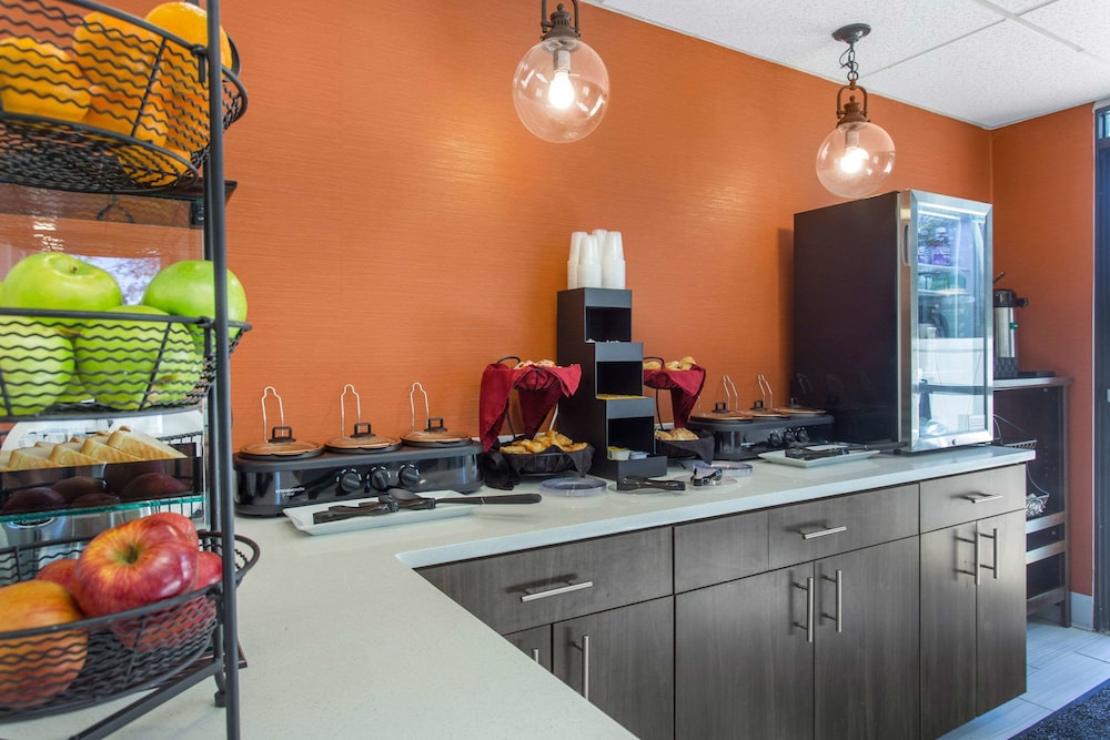 Gallus Stadium Park Inn, an Ascend Collection Hotel 25/33